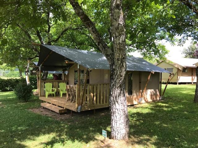 Camping Le Mondou Hotel Saint-Julien-de-Lampon Ngoại thất bức ảnh